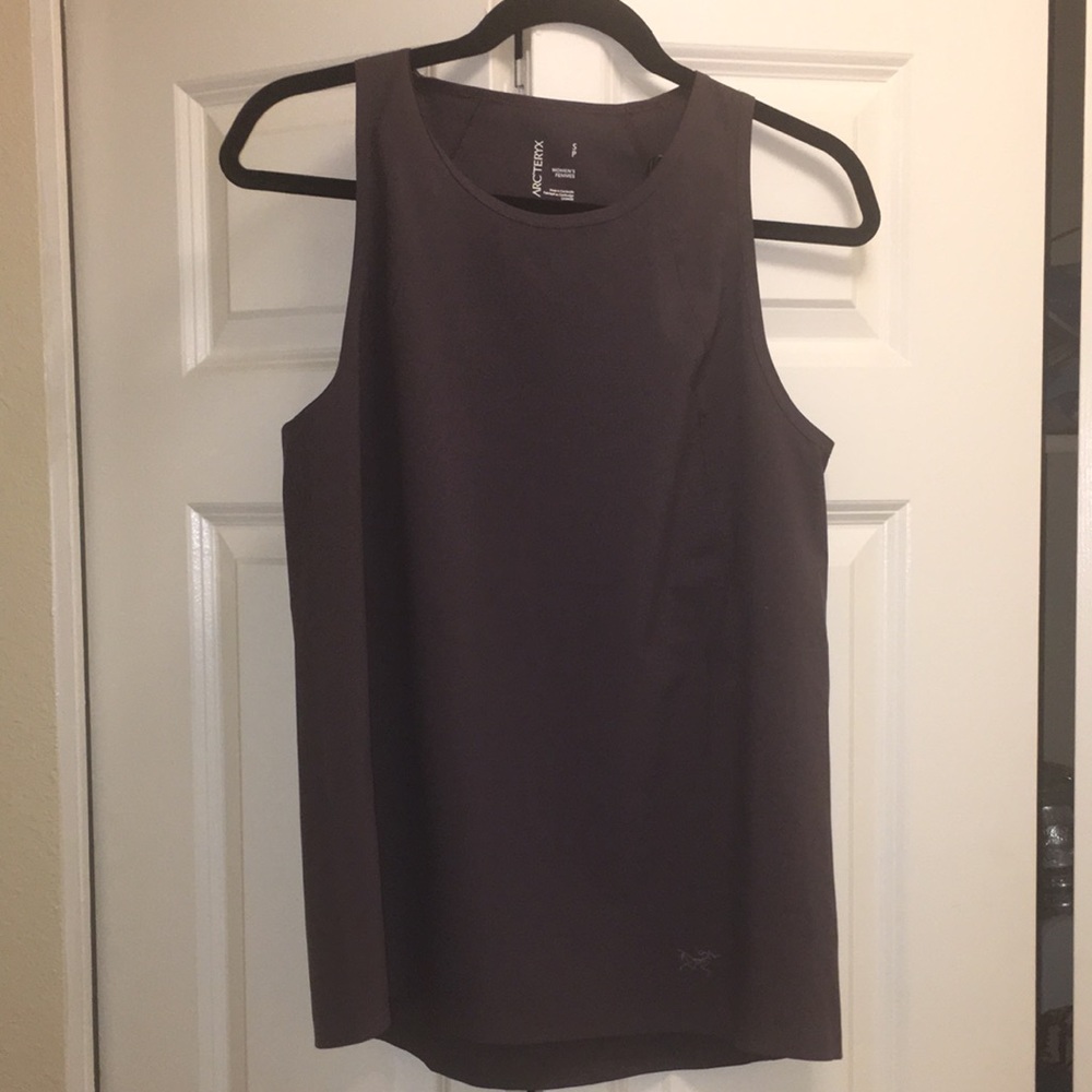 Arc’Teryx Contenta Sleeveless Top in Plum/Purple - Size Small